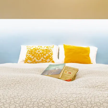 Bertola 17, Centrale, Stazione By Happyhostorino * Turín