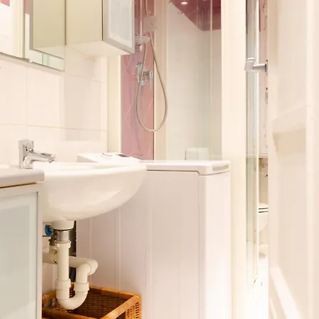 Apartamento Bertola 17, Centrale, Stazione By Happyhostorino