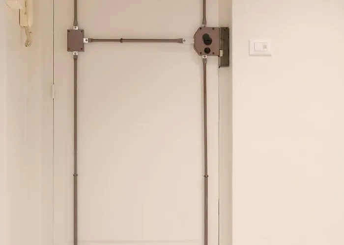 Bertola 17, Centrale, Stazione By Happyhostorino *